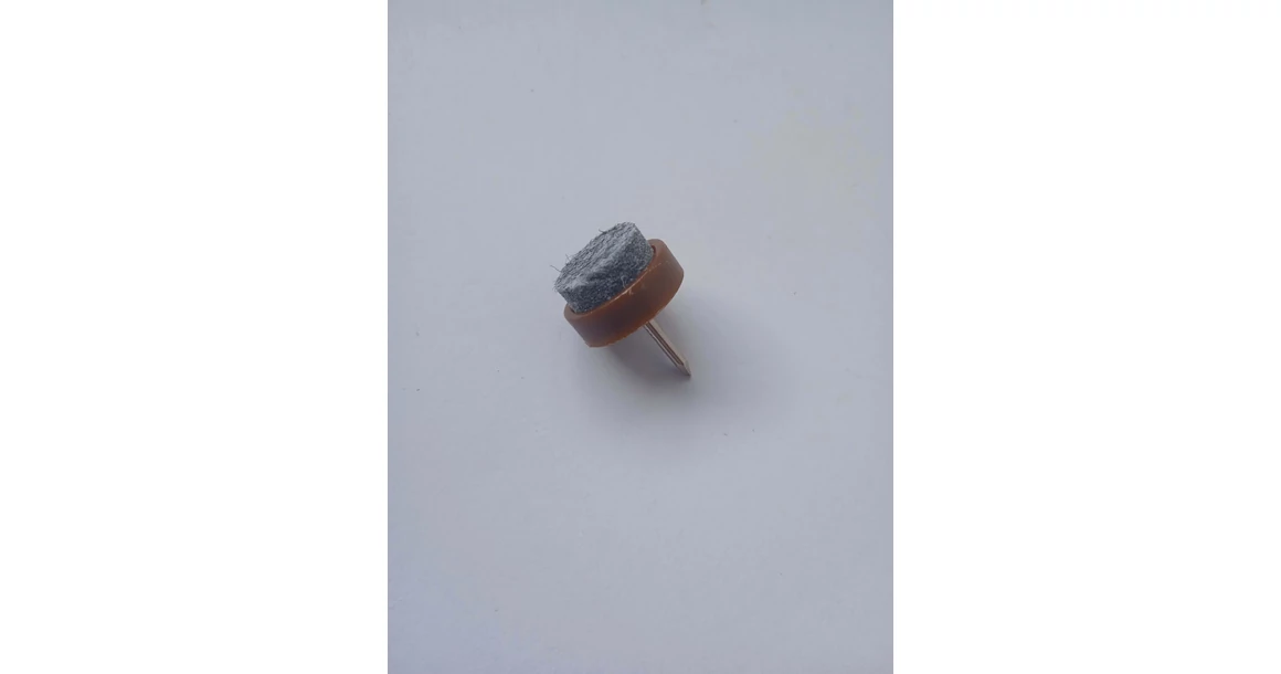 Kép 1/2 - Filces csúszótalp barna 15mm