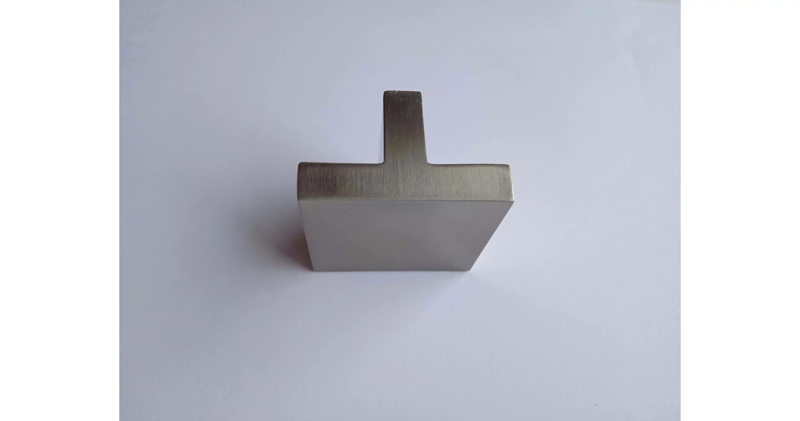 Kép 2/2 - Bútorgomb inox szögletes furattáv 32mm