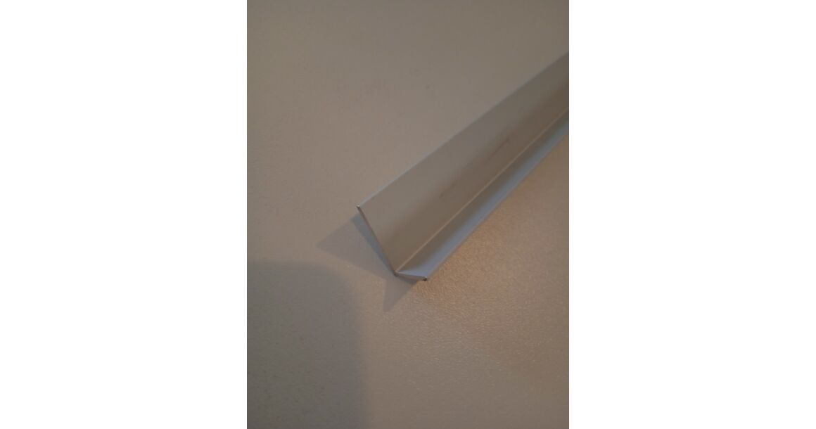 Kép 2/2 - Sevroll "L" profil 10x18 mm 3,0fm/szál - ezüst